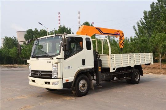 點(diǎn)擊查看詳細(xì)信息<br>標(biāo)題：5噸凱馬隨車吊 閱讀次數(shù)：1744